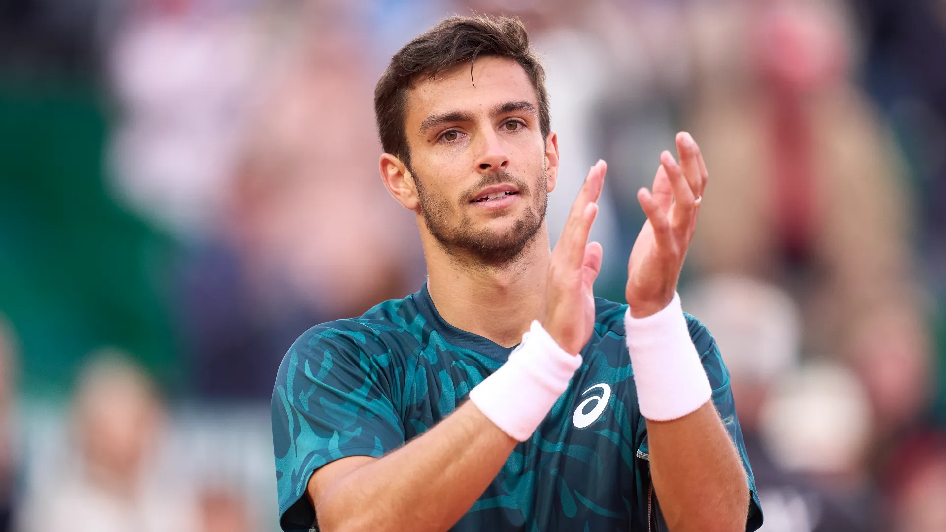 Musetti Wins Again to Move Forward in Paris Tournament