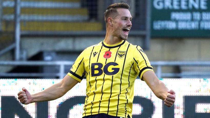 Swindon Signs Forward Bodin Again from Burton