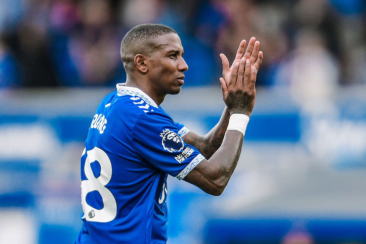 Ipswich Adds Veteran Ex-England Full-Back Young to Squad