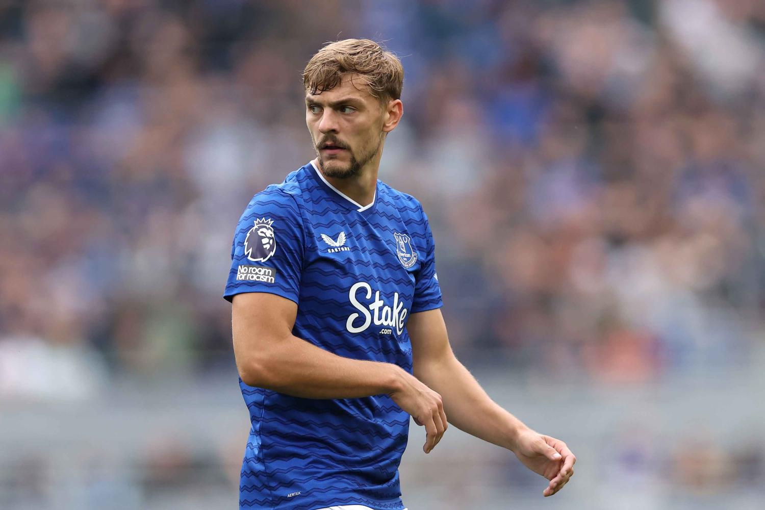 Everton Sign Dewsbury-Hall on Five-Year Contract