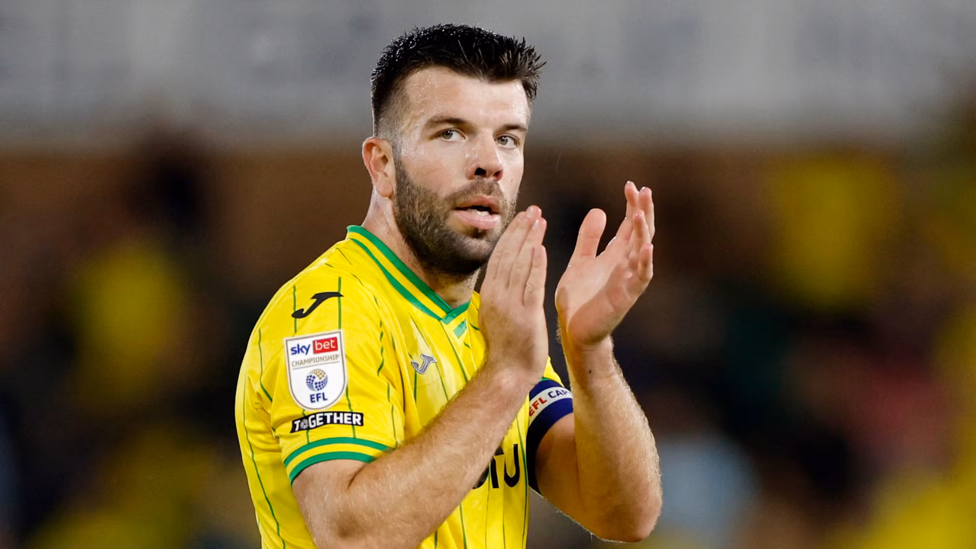Hibs Strengthen Defence with Hanley Signing