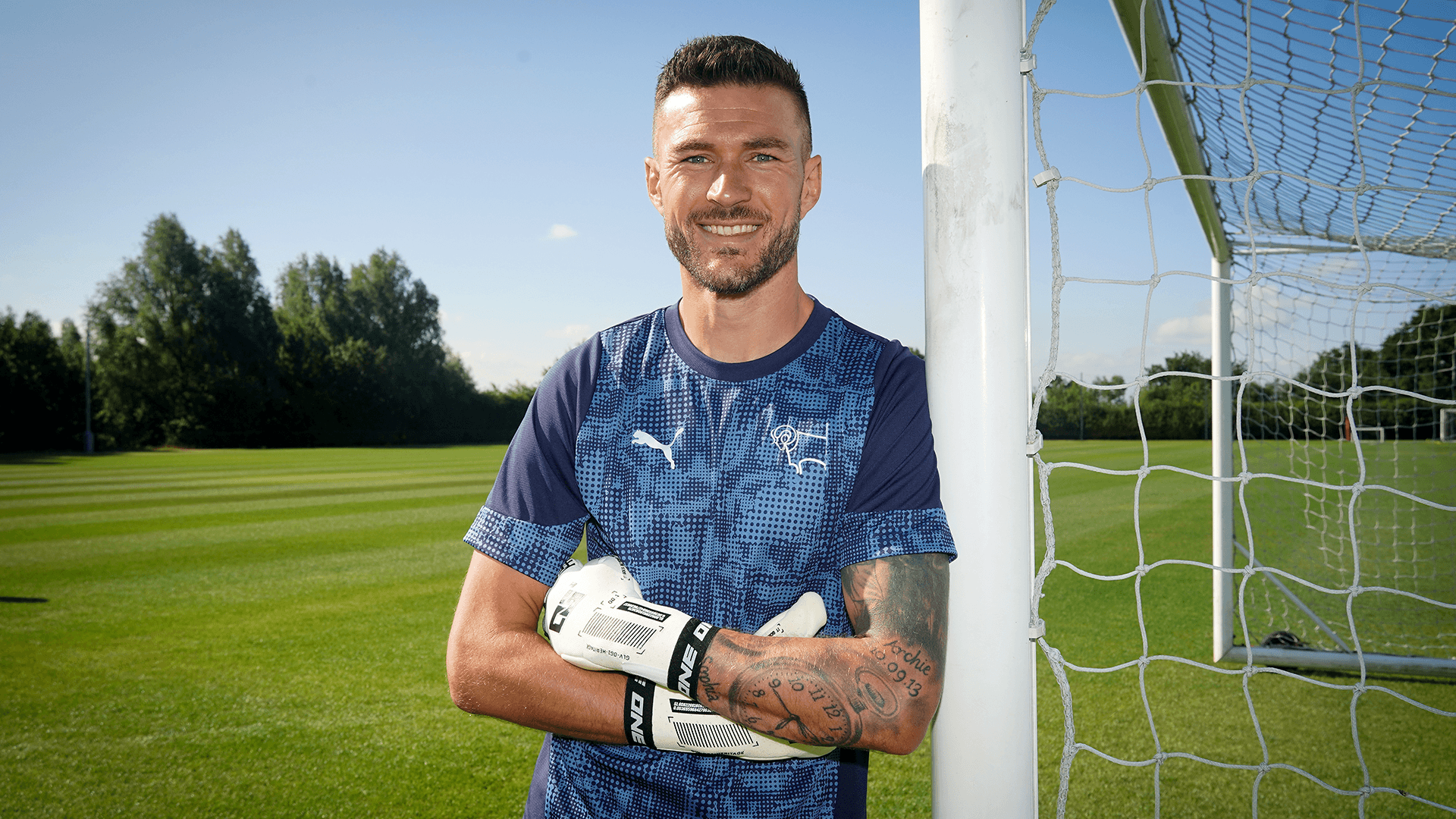 Grimsby Sign Goalkeeper Richard O'Donnell on Emergency Loan