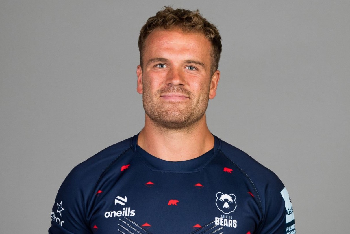 James Williams extends contract with Bristol