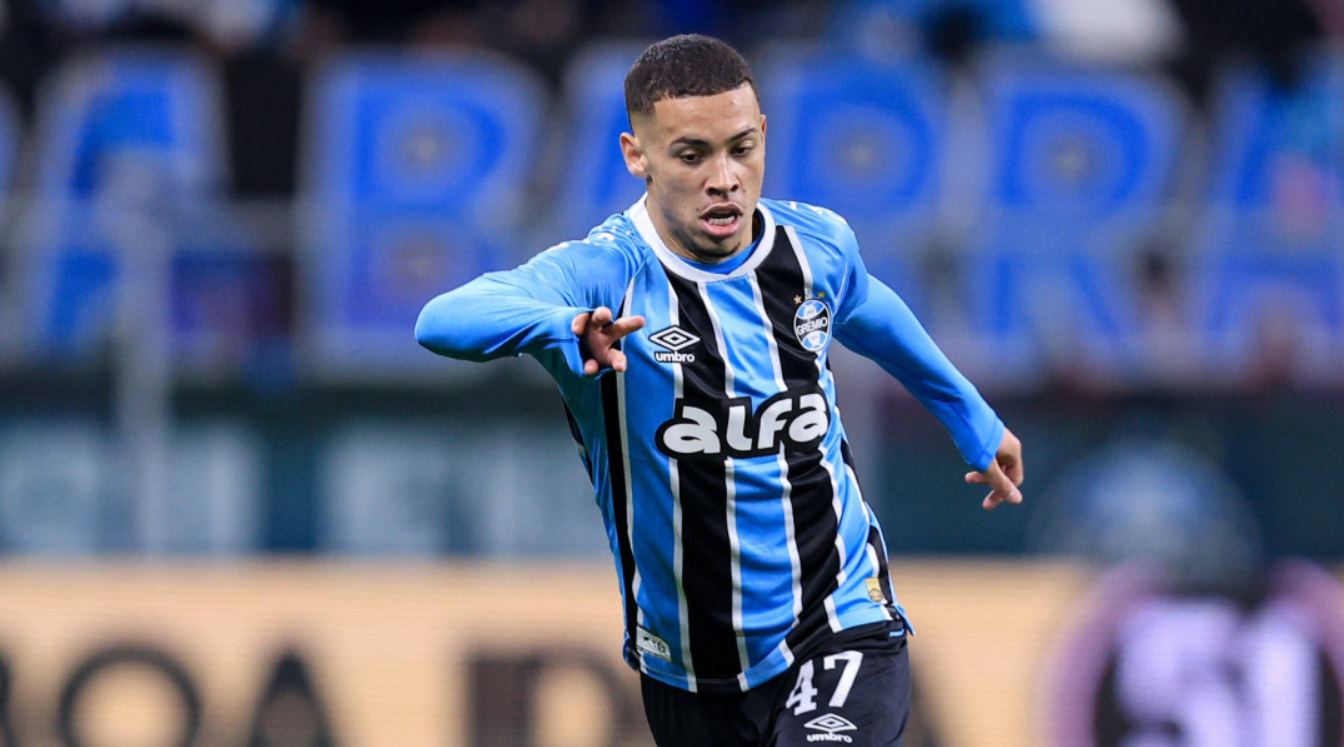 Alysson Joins Aston Villa in £10.5m Deal