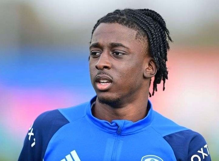 Defender Debayo Joins Hull on Free Transfer